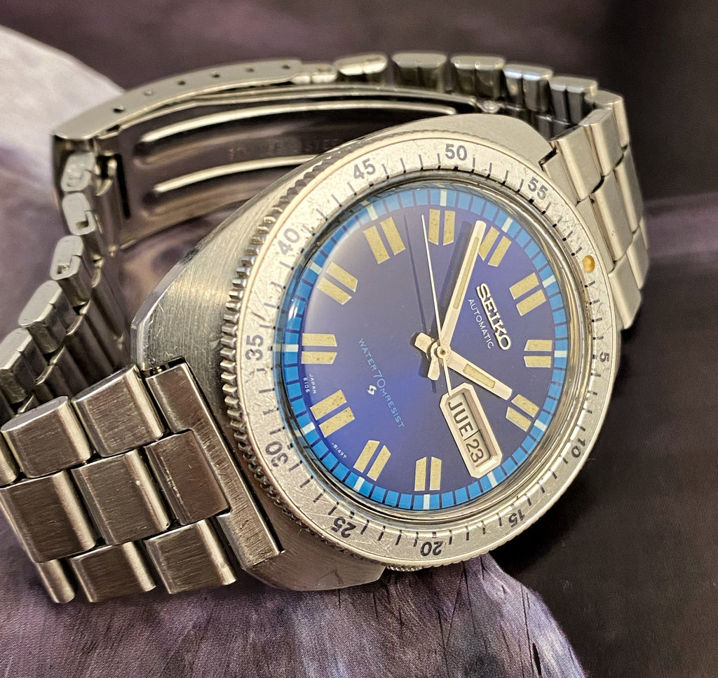 BRILLIANT~DECEMBER 1970 SEIKO CHEVRON 6106-8589