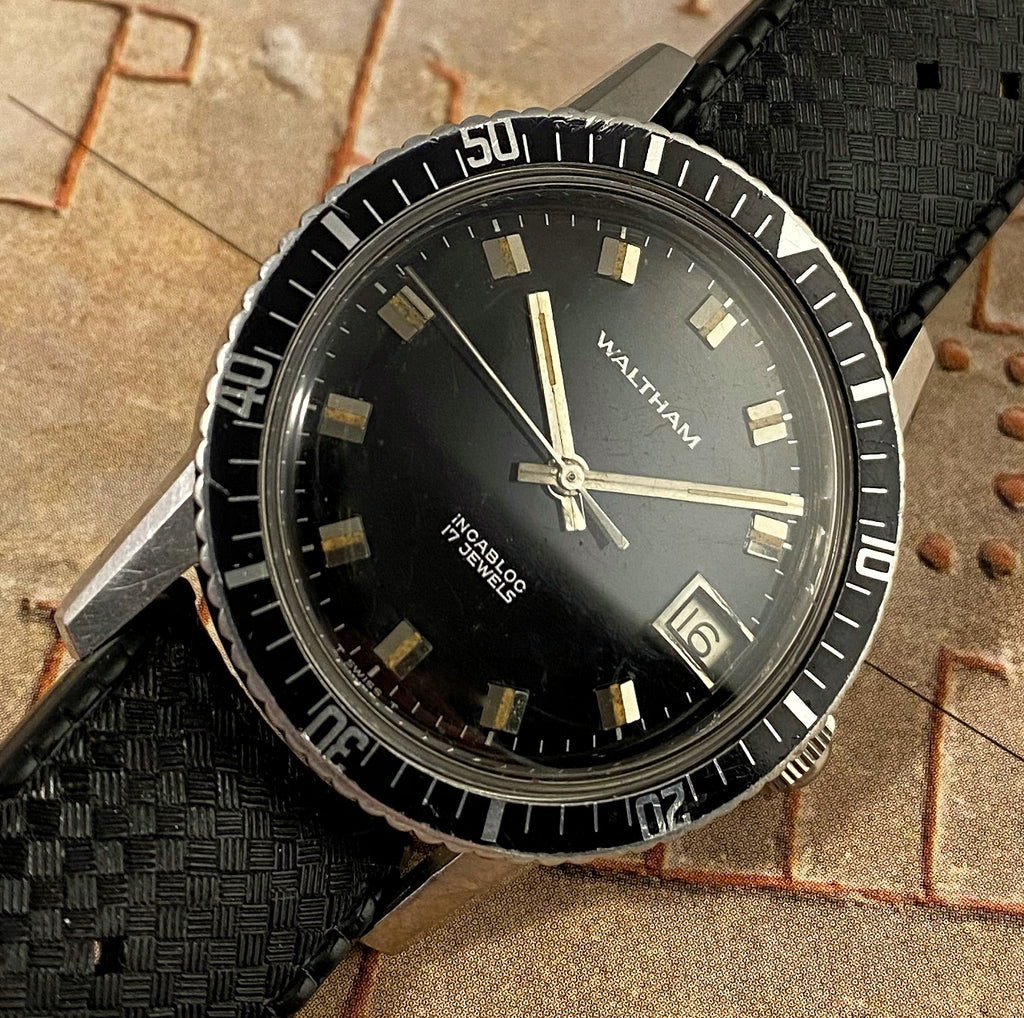 SLICK~60s WALTHAM GLOSS DIAL SKIN-DIVER – RETROWATCHGUY